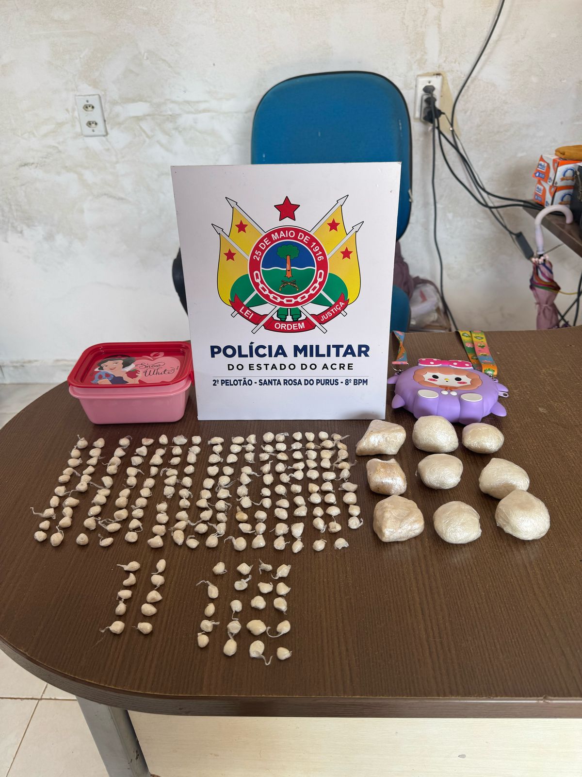 pm-apreende-mais-de-meio-quilo-de-cocaina-em-santa-rosa-do-purus;-quatro-sao-presos