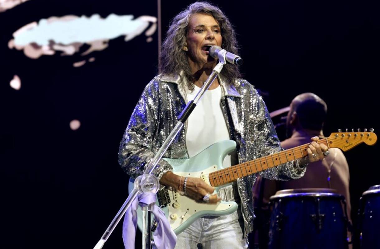 simone-prepara-surpresas-para-a-estreia-de-novo-show