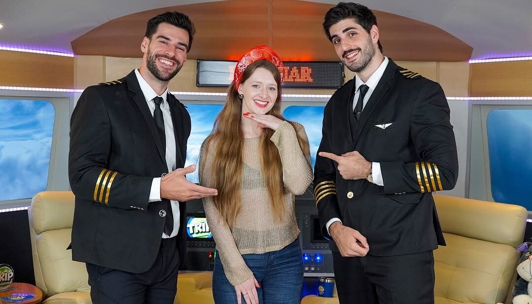 “russa-no-acre”-fala-em-podcast-que-marido-foi-expulso-de-restaurante-na-russia-por-assobiar