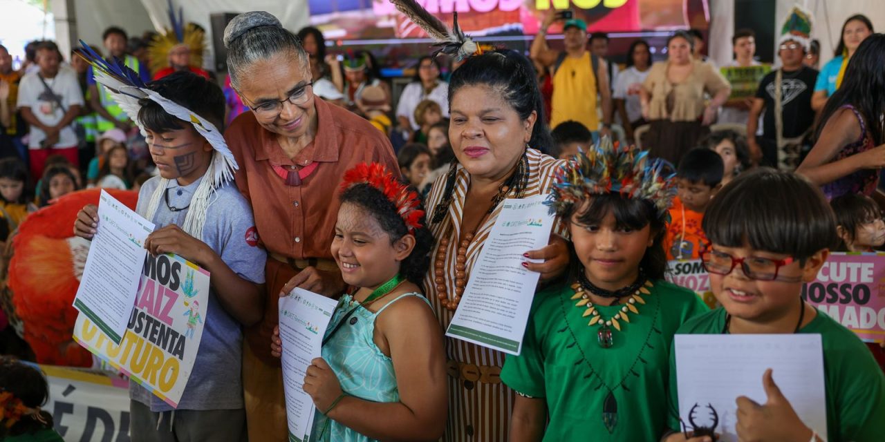 criancas-indigenas-entregam-manifesto-pelo-meio-ambiente-a-ministras