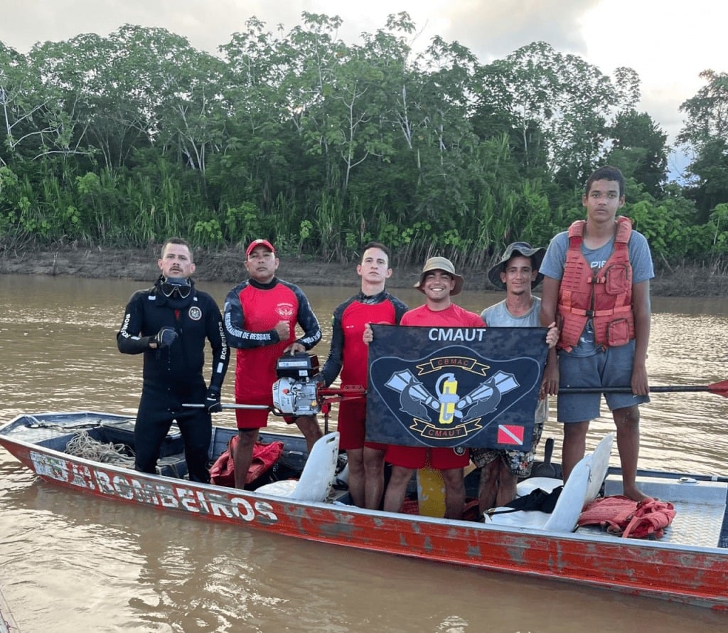 corpo-de-bombeiros-resgata-mais-de-meio-milhao-em-bens-submersos-em-rio-no-interior-do-acre