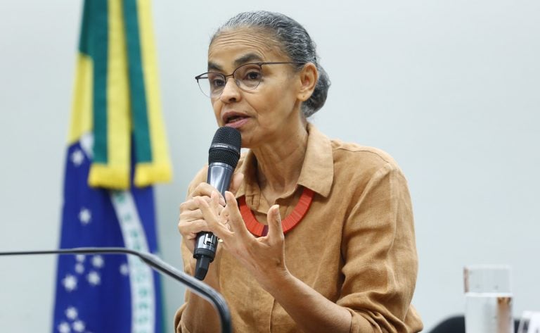 marina-silva-e-levada-ao-hospital-para-receber-atendimento-de-emergencia-em-brasilia