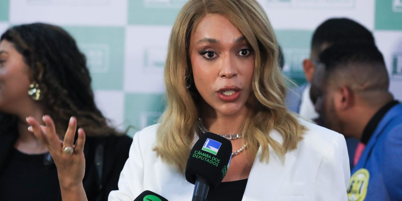 erika-hilton-aciona-mre-apos-ter-visto-emitido-com-genero-masculino