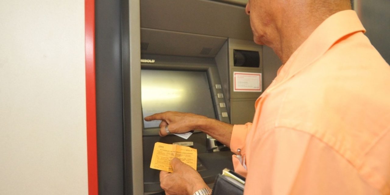 feriado:-bancos-fecham-nesta-sexta-e-so-reabrem-na-proxima-terca-feira