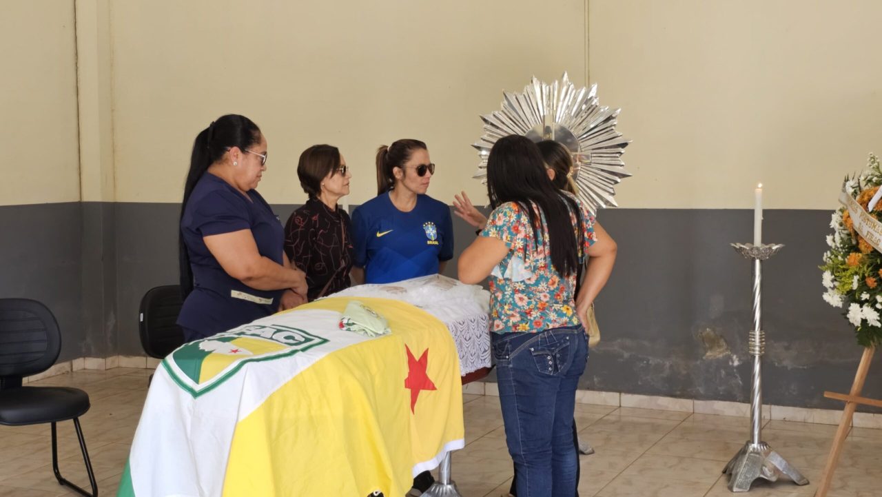 com-presenca-confirmada-de-representante-da-cbf,-sepultamento-de-toniquim-tem-horario-alterado