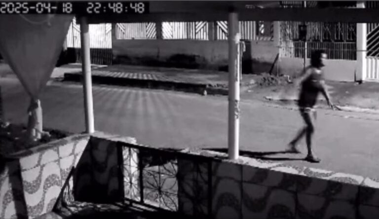 mulher-que-pulou-de-ponte-no-acre-reaparece-caminhando-horas-depois,-proximo-ao-rio