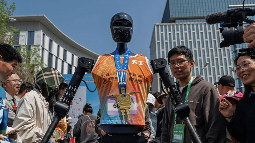 robos-encaram-humanos-em-maratona-de-corrida-na-china