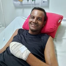 acreano-que-amputou-pernas-e-dedos-das-maos-apos-infeccao,-faz-vaquinha-para-conquistar-proteses