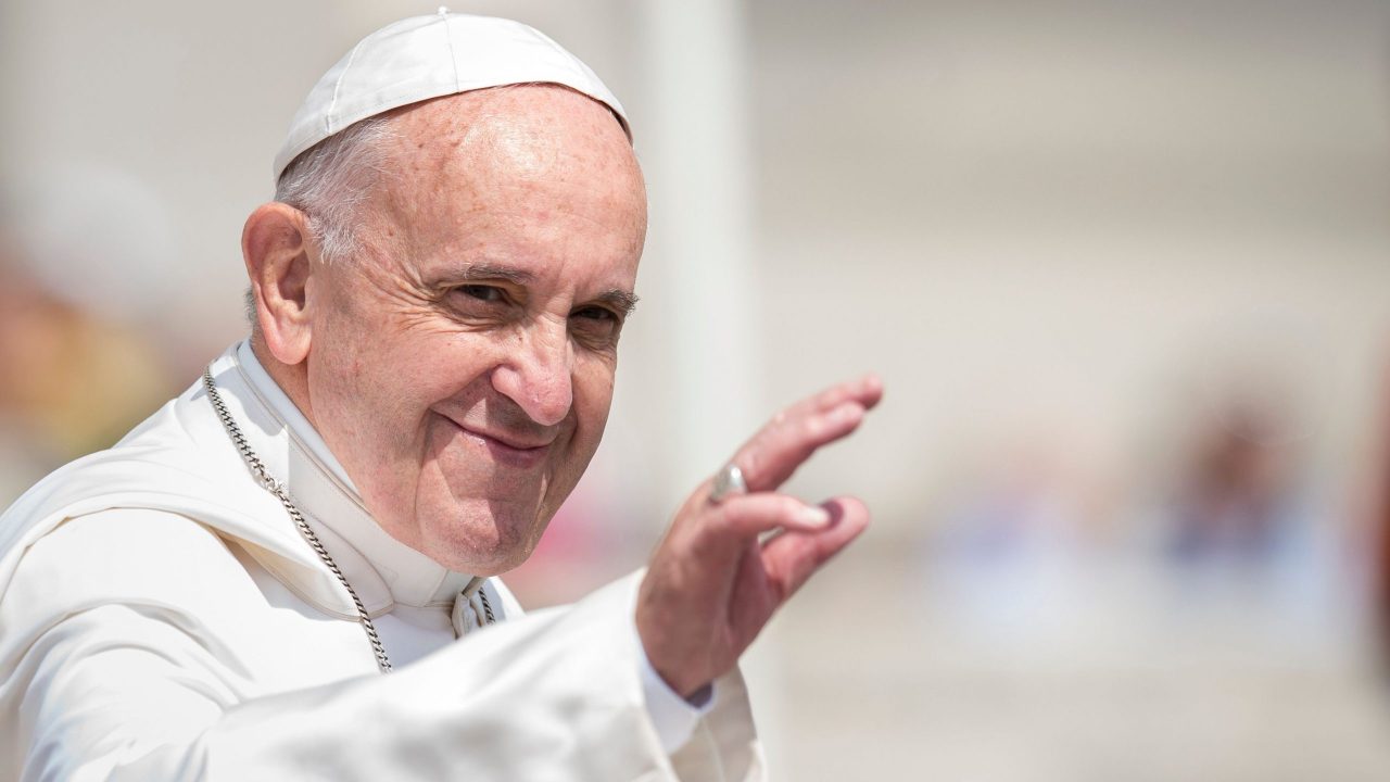 no-brasil,-papa-francisco-circulou-de-carro-popular;-relembre