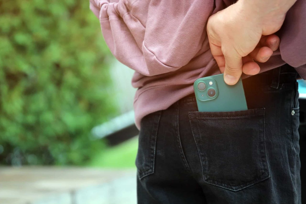 dono-de-iphone-roubado-quer-indenizacao-de-us$-5-milhoes.-sera-que-leva?