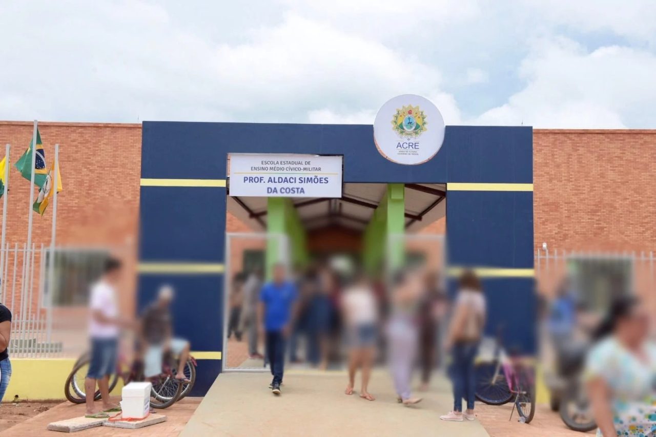 pai-diz-que-colegio-militar-impediu-entrada-do-filho-por-conta-do-cabelo