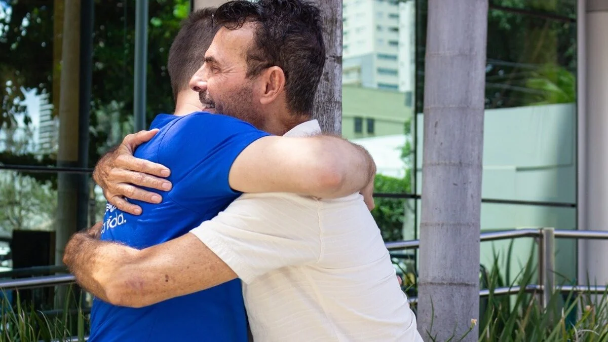 apos-40-anos,-goiano-encontra-pai-biologico-no-acre-e-descobre-que-ele-e-primo-da-propria-mae