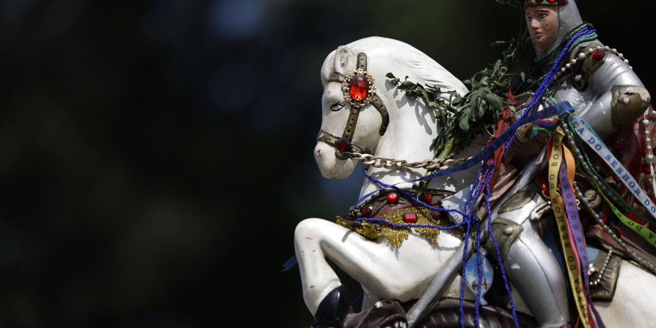 caminhos-da-reportagem-mostra-sincretismo-da-festa-de-sao-jorge