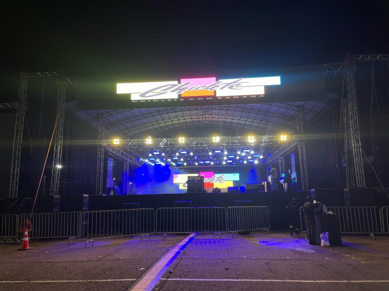 governo-acerta-ultimos-detalhes-para-show-do-chiclete-com-banana-em-rio-branco;-confira-o-palco