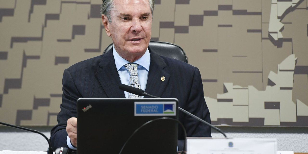 ex-presidente-fernando-collor-deixa-presidio-para-cumprir-pena-em-casa