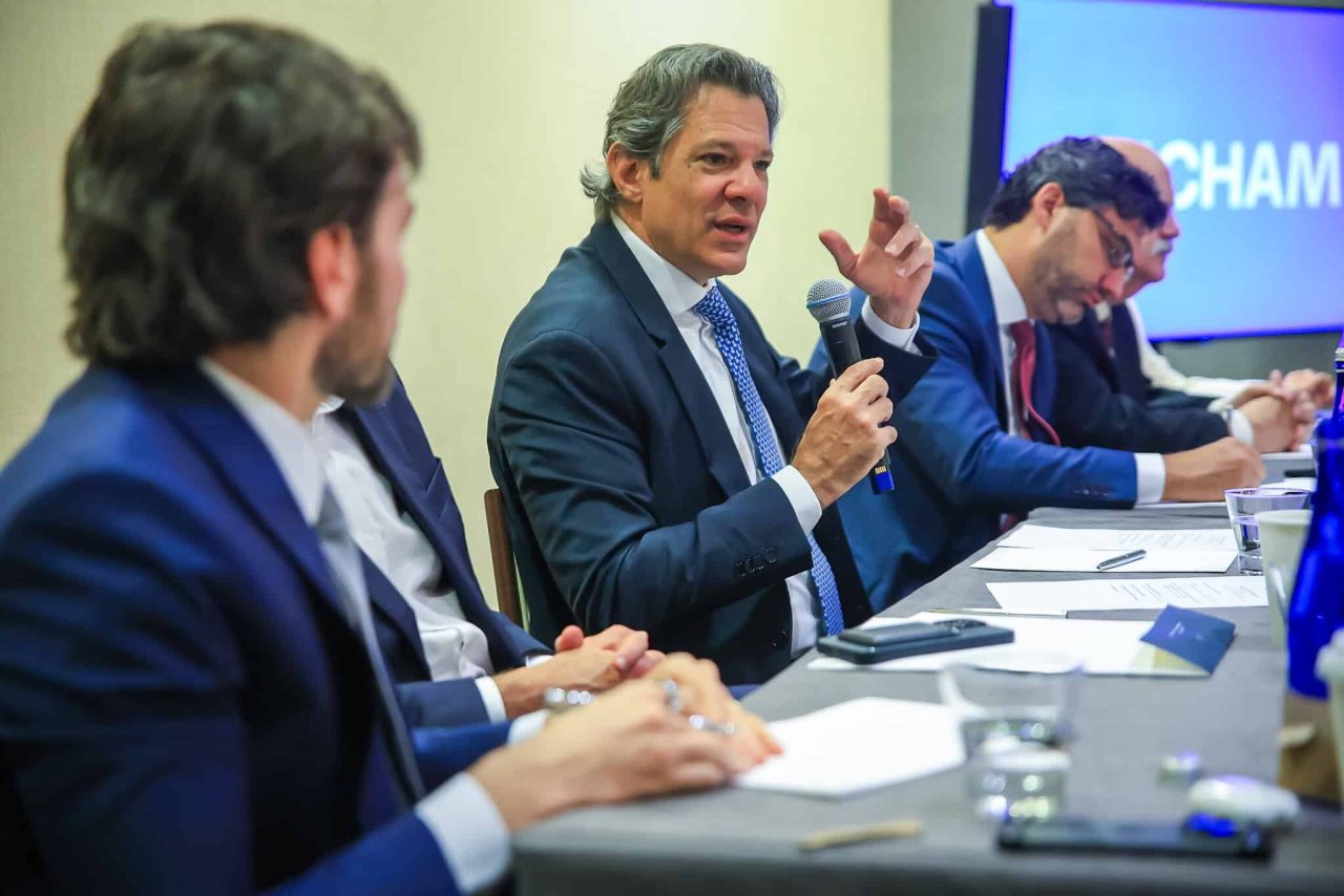 de-olho-na-ia,-governo-vai-zerar-imposto-de-data-centers-no-brasil