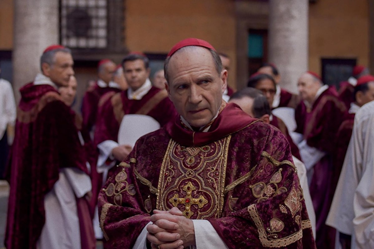 conclave:-o-que-o-filme-revelou-sobre-o-processo-para-escolher-o-papa