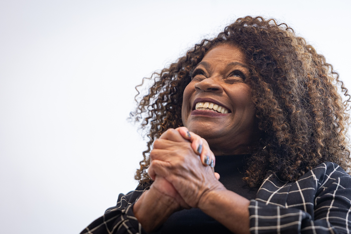 video:-zeze-motta-estreia-1o-monologo-da-carreira-em-brasilia