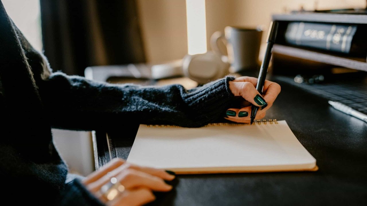 5-motivos-para-voce-fazer-anotacoes-no-papel-e-nao-no-celular