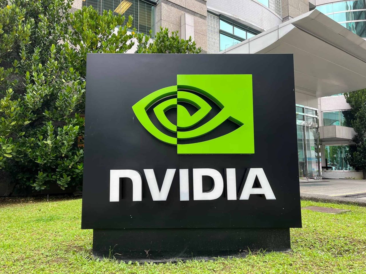 com-restricoes-nos-eua,-nvidia-avalia-abrir-centro-na-china