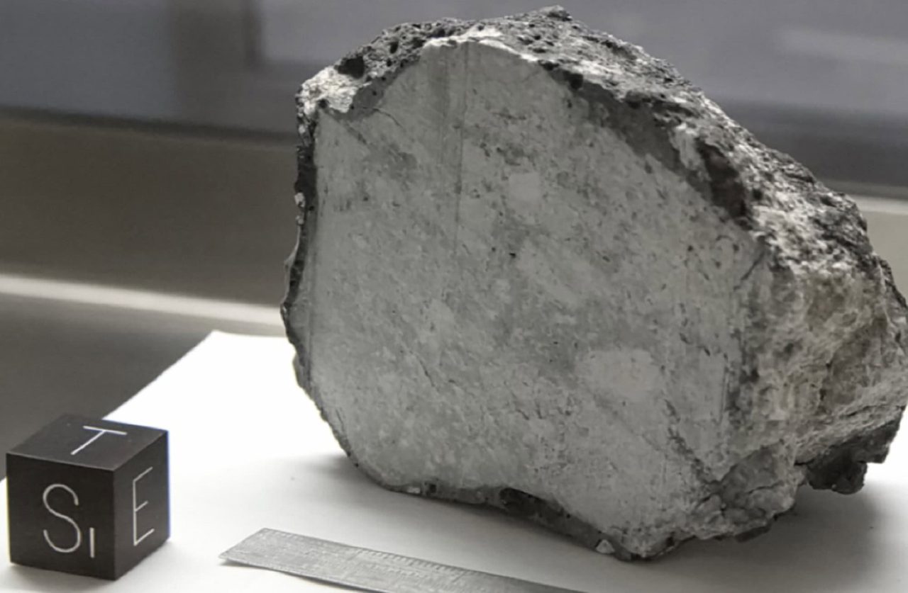 cientistas-podem-ter-resolvido-o-misterio-das-rochas-lunares-magneticas