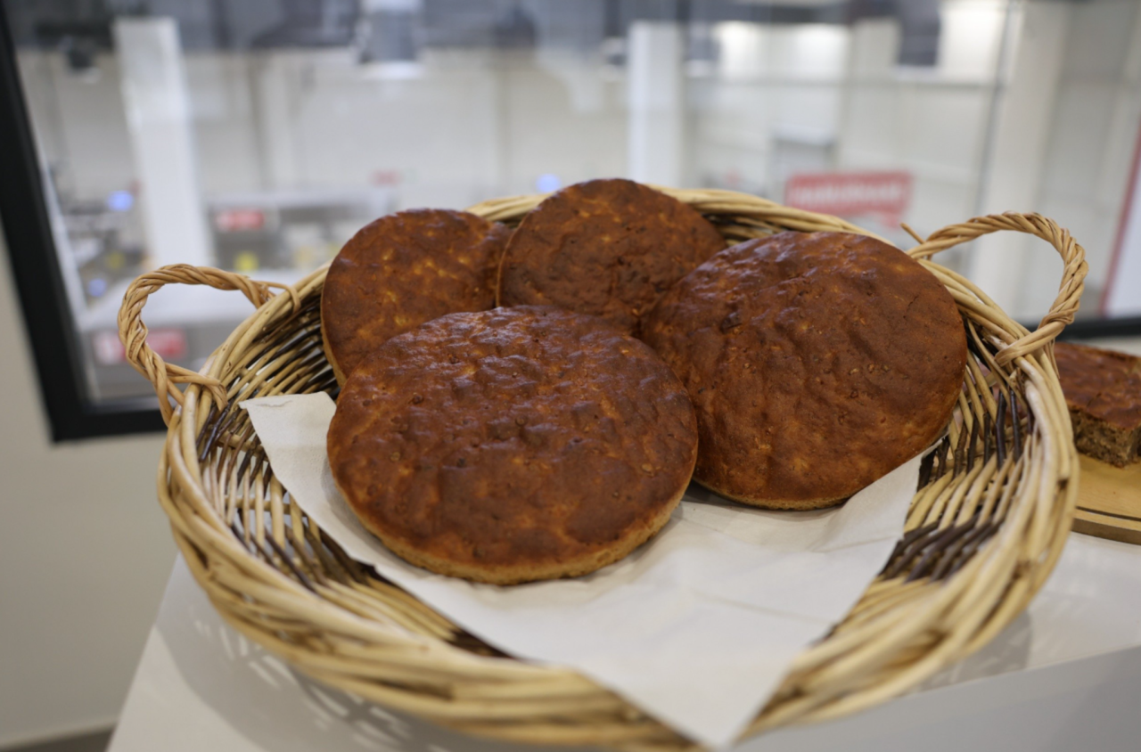 arqueologos-desenterram-pao-de-cinco-mil-anos-e-recriam-receita