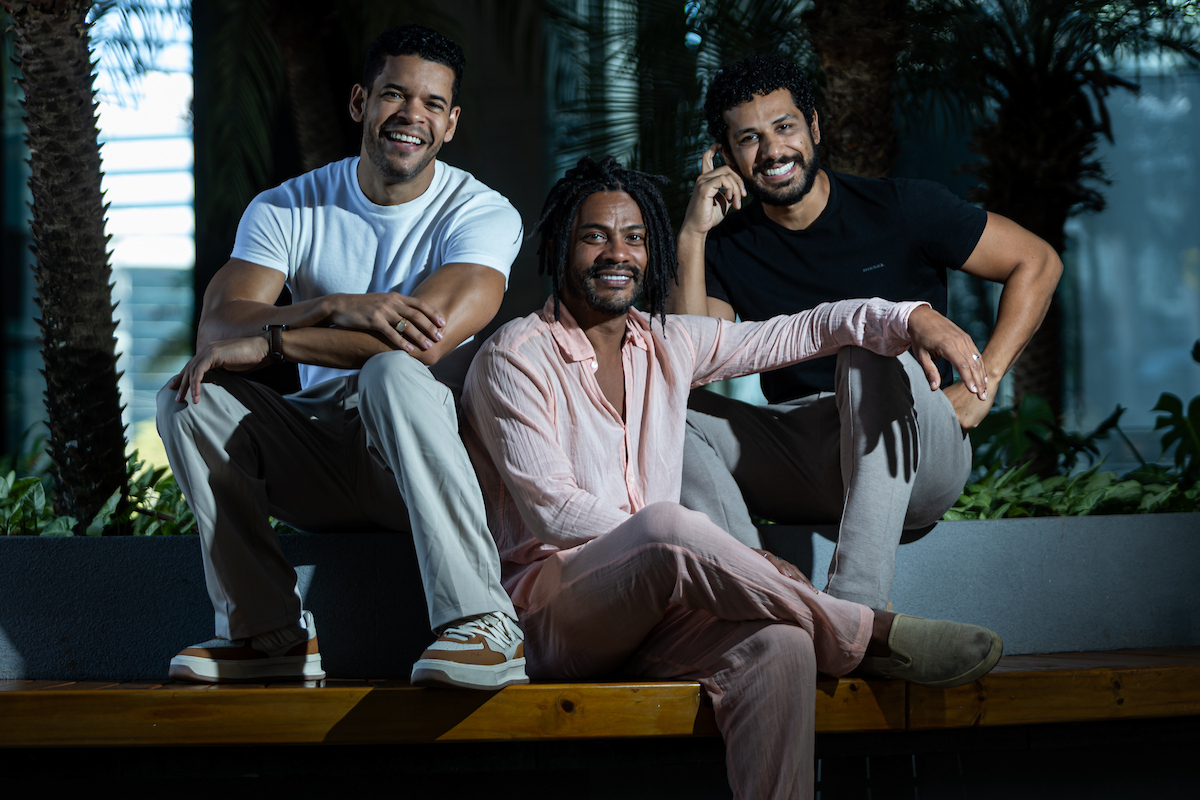 atores-expoem-vulnerabilidades-no-palco-em-por-que-nao-nos?