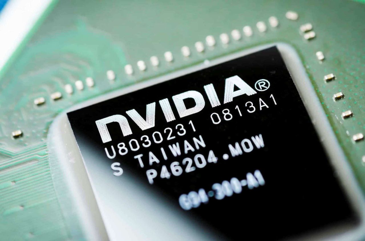 nvidia-supera-expectativas-de-lucro-e-receita-gracas-ao-setor-de-data-centers