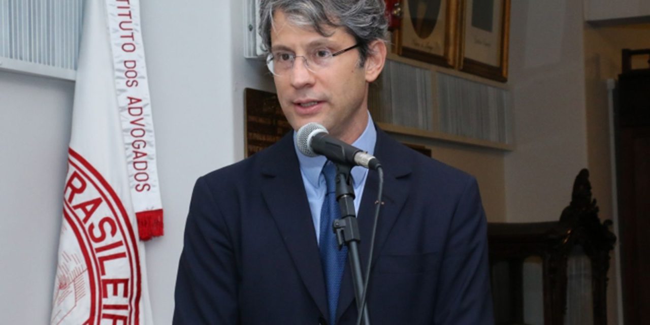 advogado-e-escritor-jose-roberto-de-castro-neves-e-eleito-para-a-abl