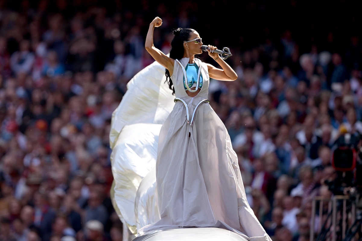 katy-perry-confirma-shows-no-brasil:-veja-datas-em-brasilia-e-curitiba