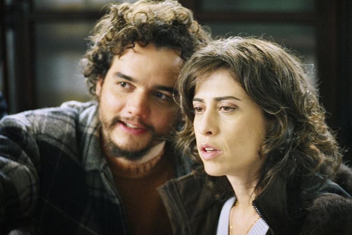 video:-wagner-moura-celebra-a-reestreia-do-filme-saneamento-basico