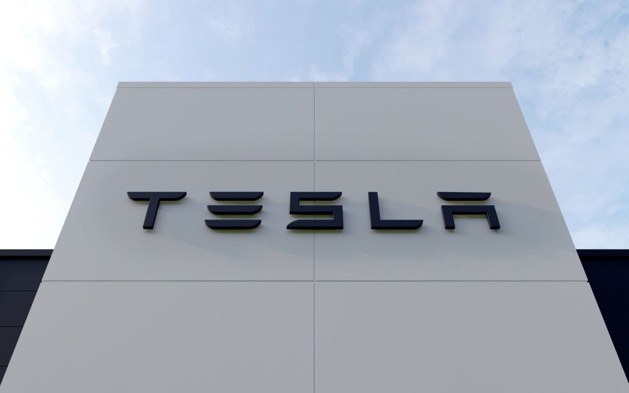 antes-de-lancar-seus-carros-autonomos,-a-tesla-tem-algo-importante-a-definir