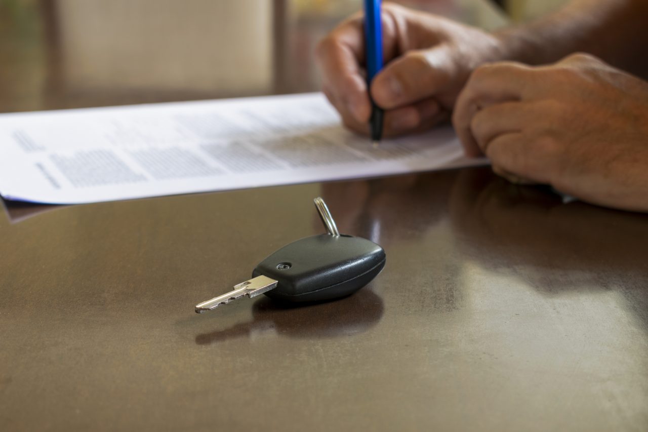 fenabrave:-vendas-de-veiculos-sobem-em-maio,-mas-iof-preocupa