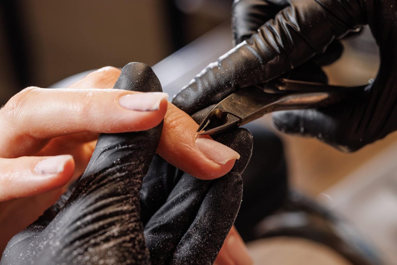 tirar-as-cuticulas-traz-riscos-a-saude?-a-medicina-tem-a-resposta