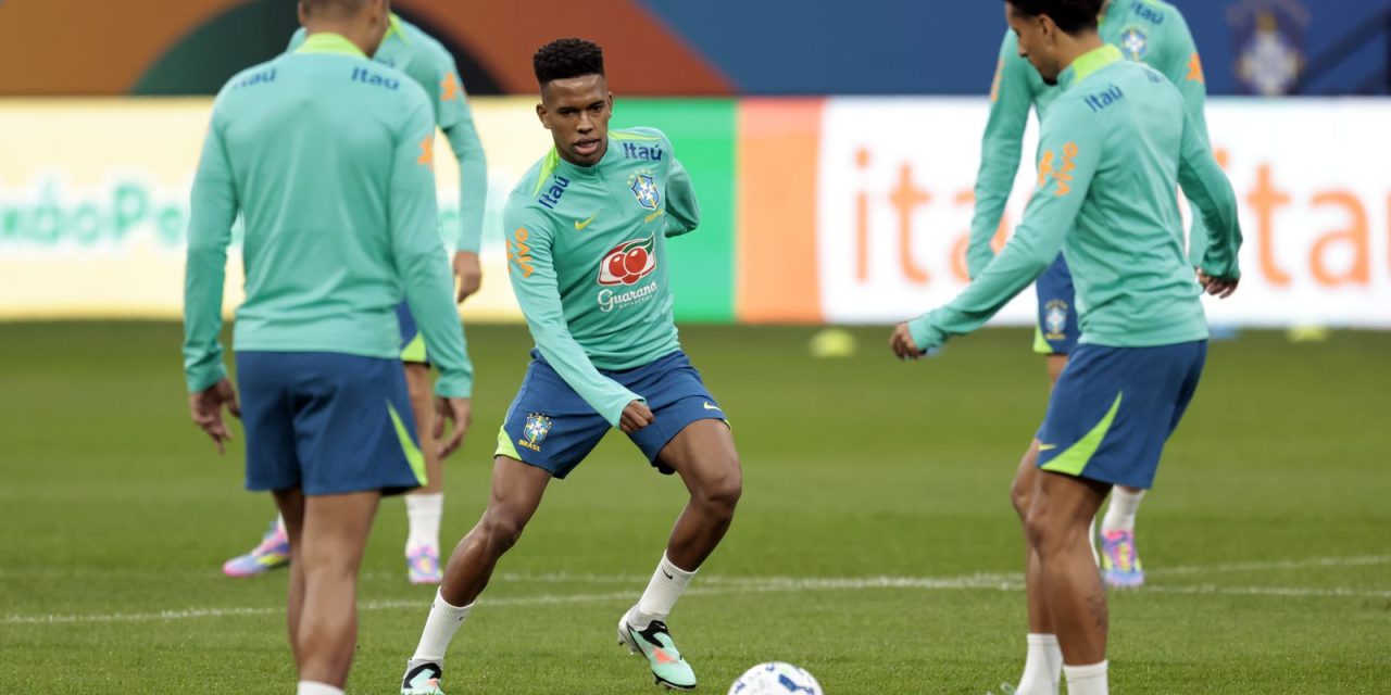 brasil-enfrenta-paraguai-com-transmissao-ao-vivo-pela-radio-nacional