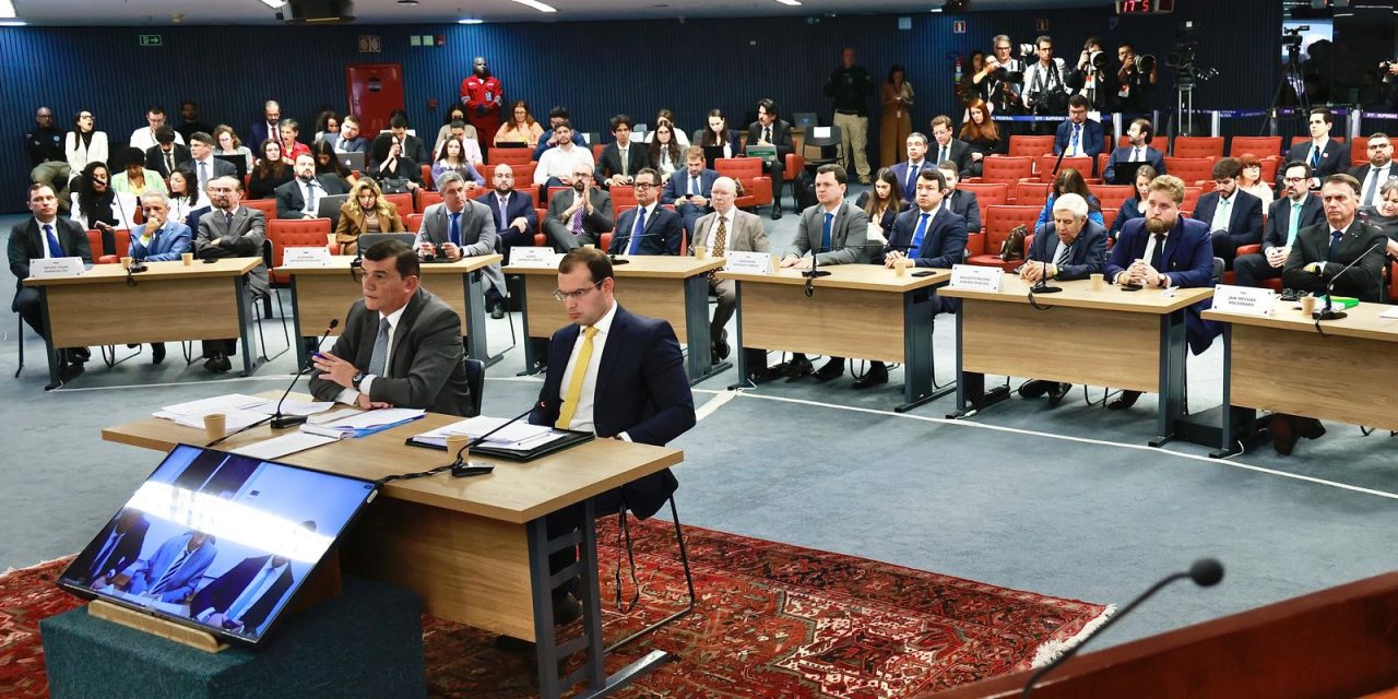 braga-netto-nega-ter-repassado-dinheiro-em-sacola-a-mauro-cid