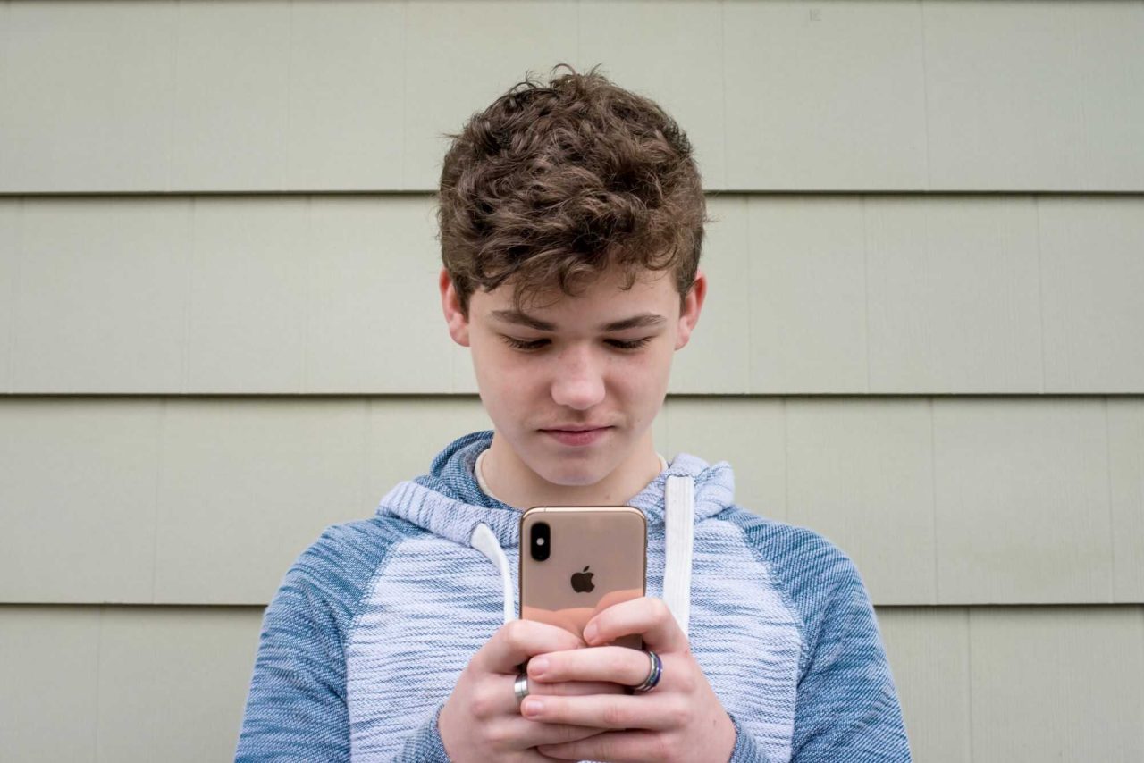 apple-anuncia-novos-recursos-de-seguranca-infantil-em-seus-dispositivos