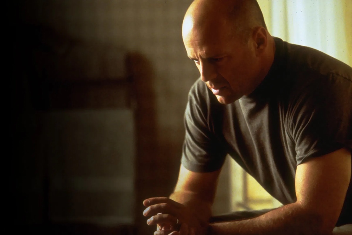 queda-de-aviao-na-india-e-comparada-a-filme-de-bruce-willis:-entenda
