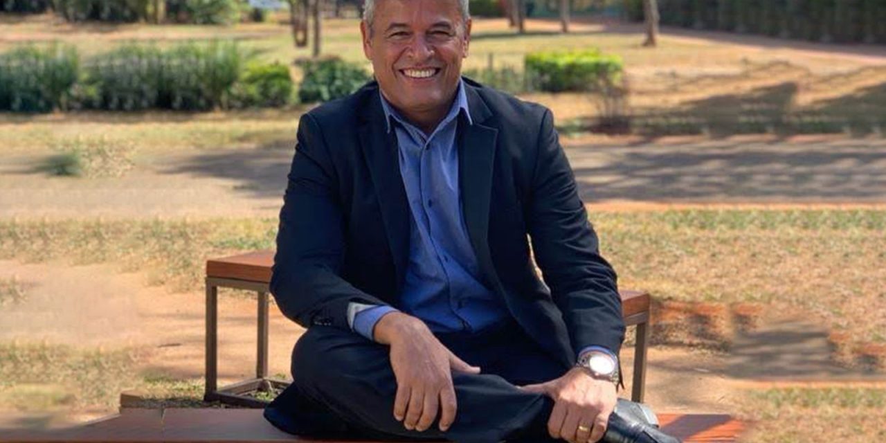 sartre,-120-anos:-xaras-de-filosofo-defendem-ideais-de-liberdade