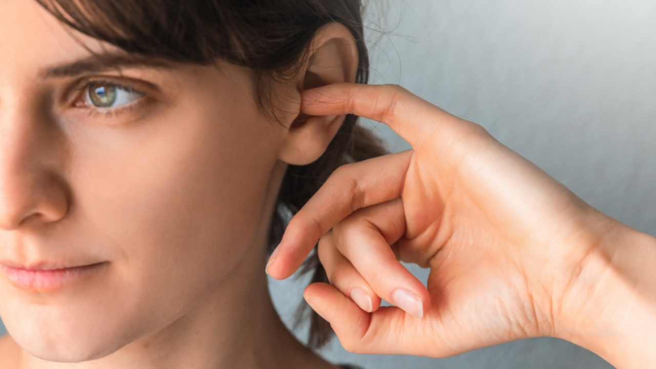 por-que-cocar-o-ouvido-e-tao-bom?-entenda