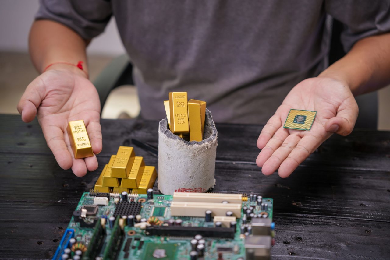 ouro-verde:-metodo-extrai-metal-valioso-de-forma-ecologica