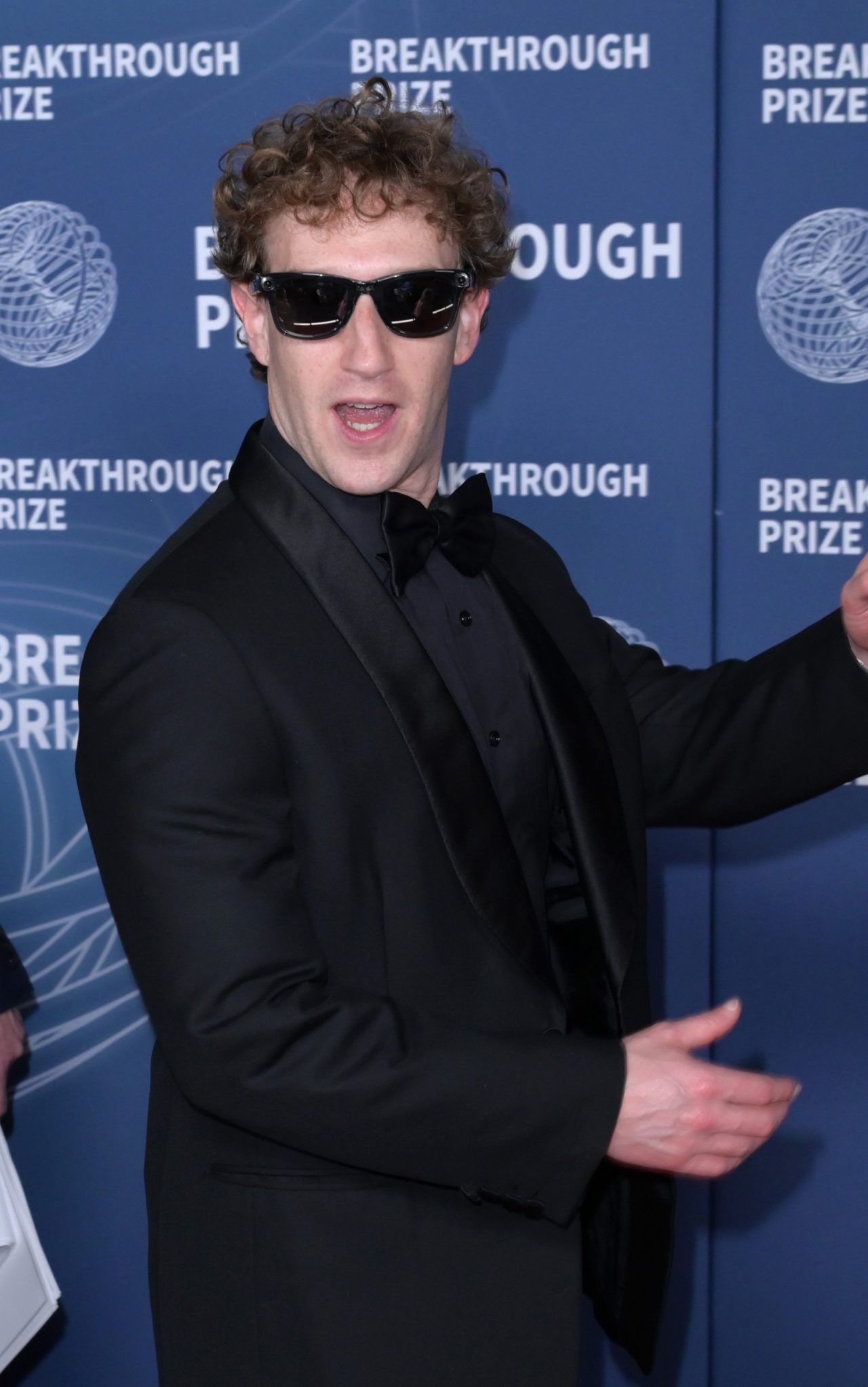 meta:-zuckerberg-anuncia-reestruturacao-no-setor-de-ia-visando-“superinteligencia”