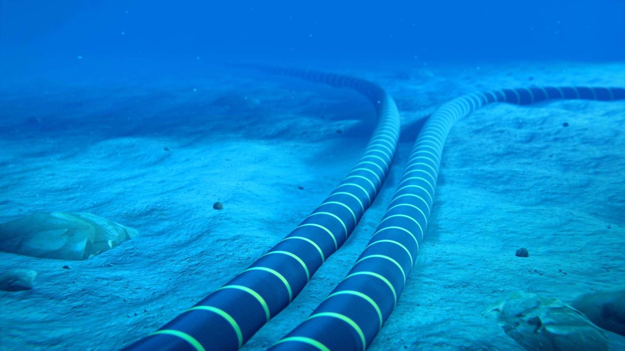 cabos-submarinos-estao-sendo-atacados-por-russia-e-china,-alerta-relatorio