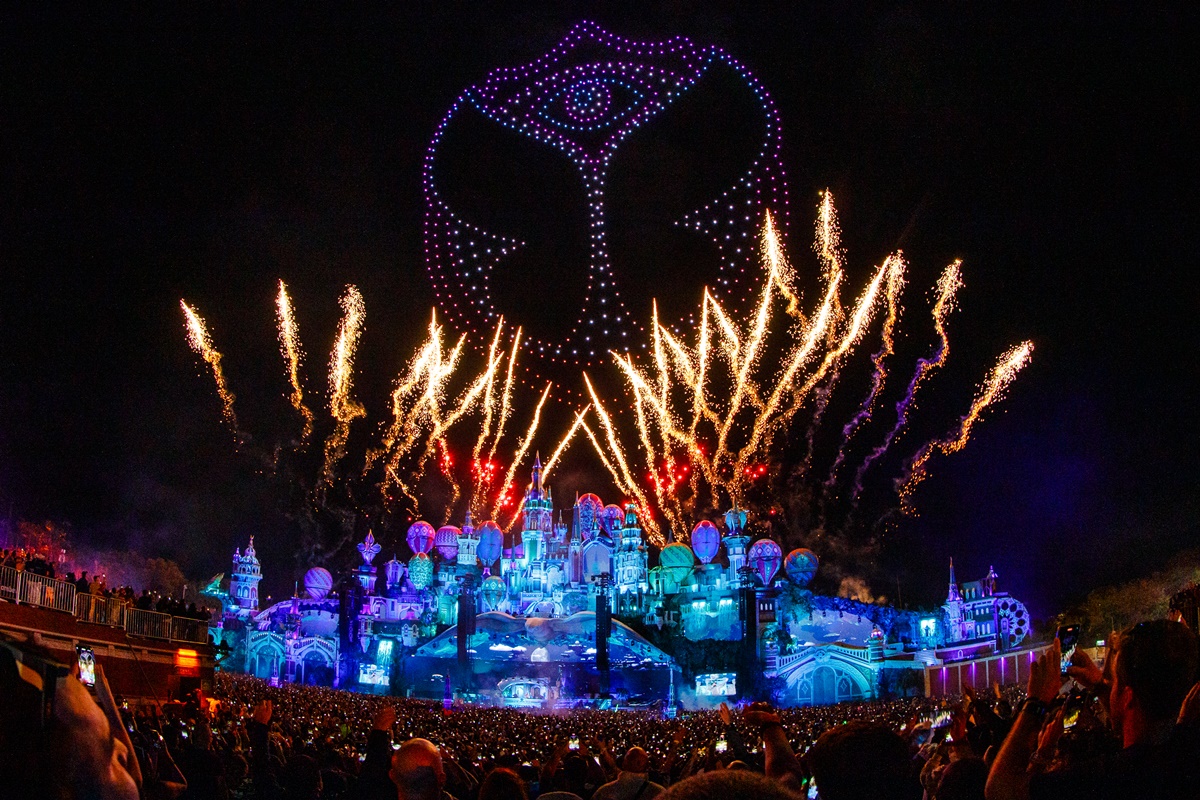 tomorrowland-tera-mudanca-drastica-apos-incendio-devastador-em-palco