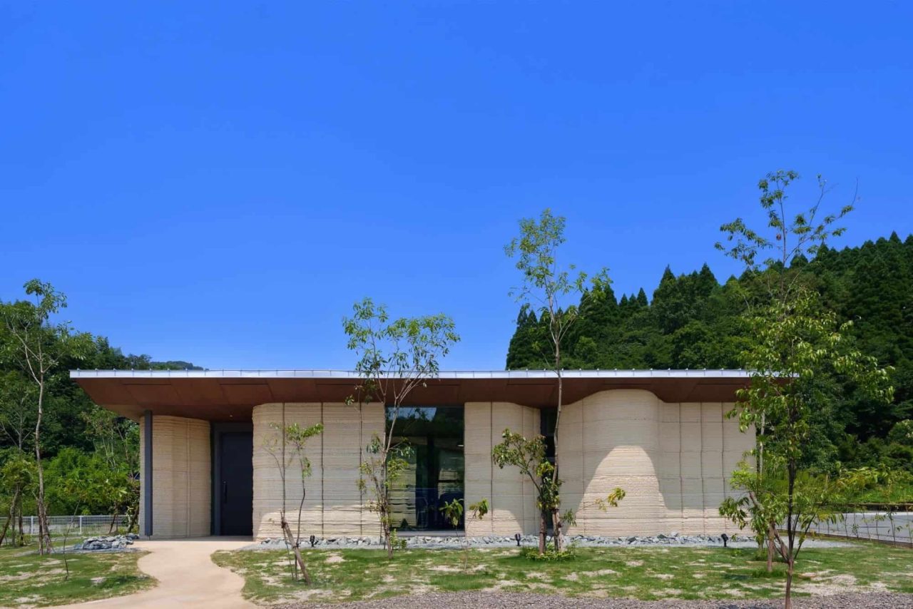 casa-japonesa-feita-com-terra-e-impressora-3d-dispensa-uso-de-concreto