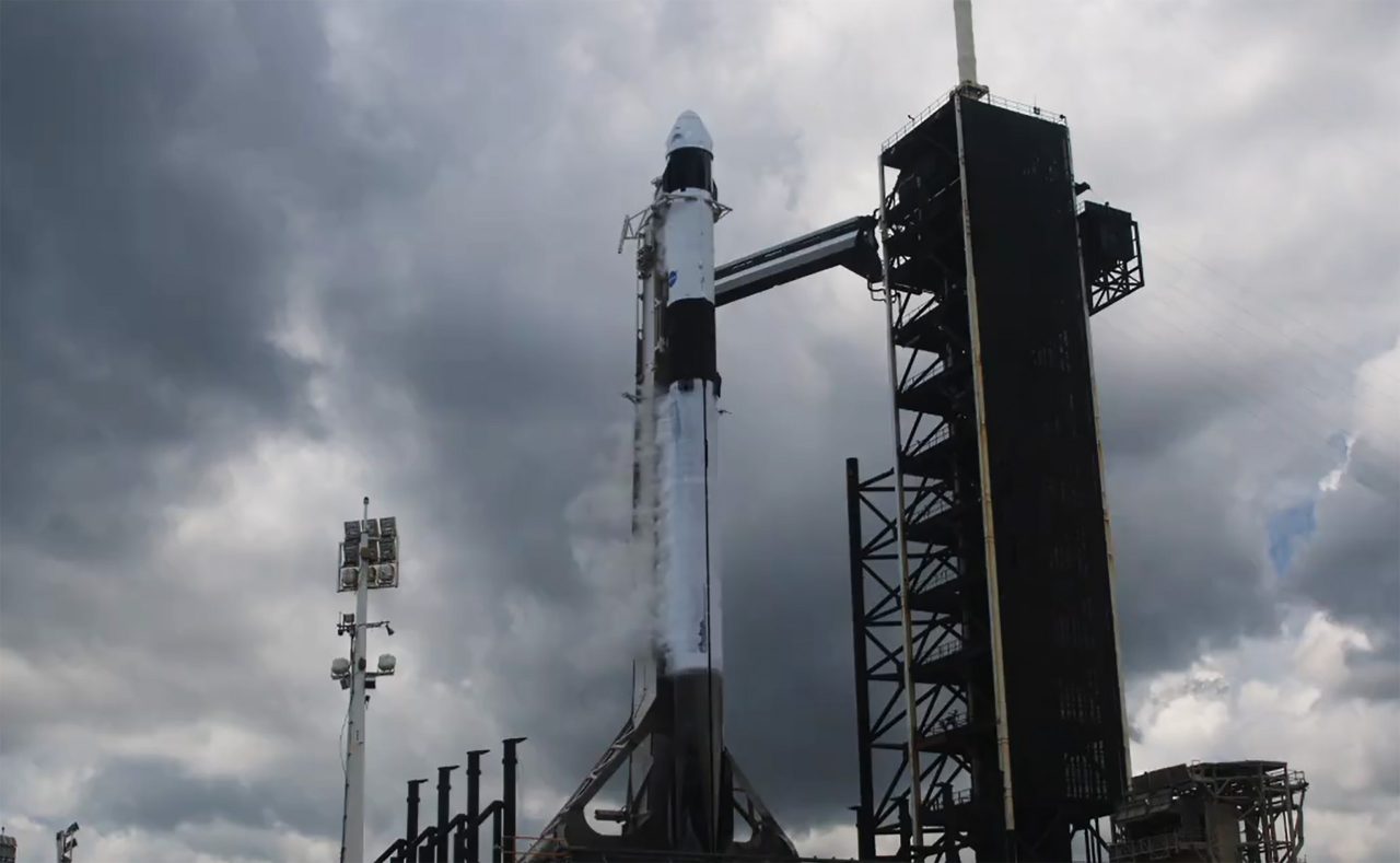 spacex-adia-lancamento-de-astronautas-para-a-estacao-espacial-internacional