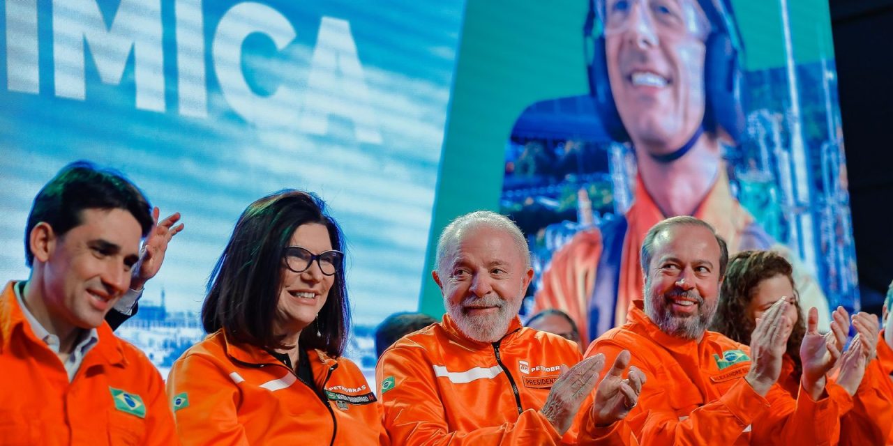 lula-cobra-fiscalizacao-de-precos-de-combustiveis