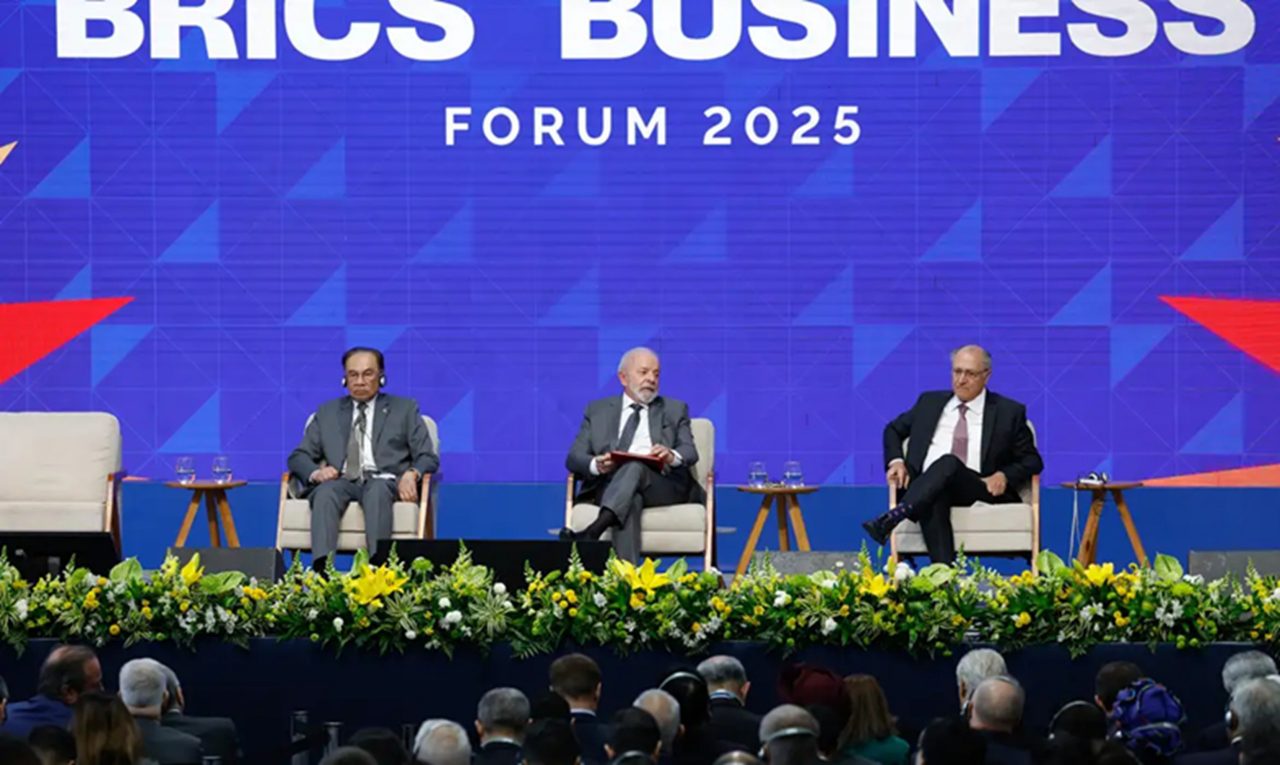 brics:-lula-defende-regras-compartilhadas-para-inteligencia-artificial