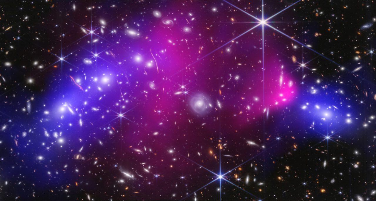 colisao-titanica-de-galaxias-fornece-pistas-para-decifrar-grande-enigma-do-universo