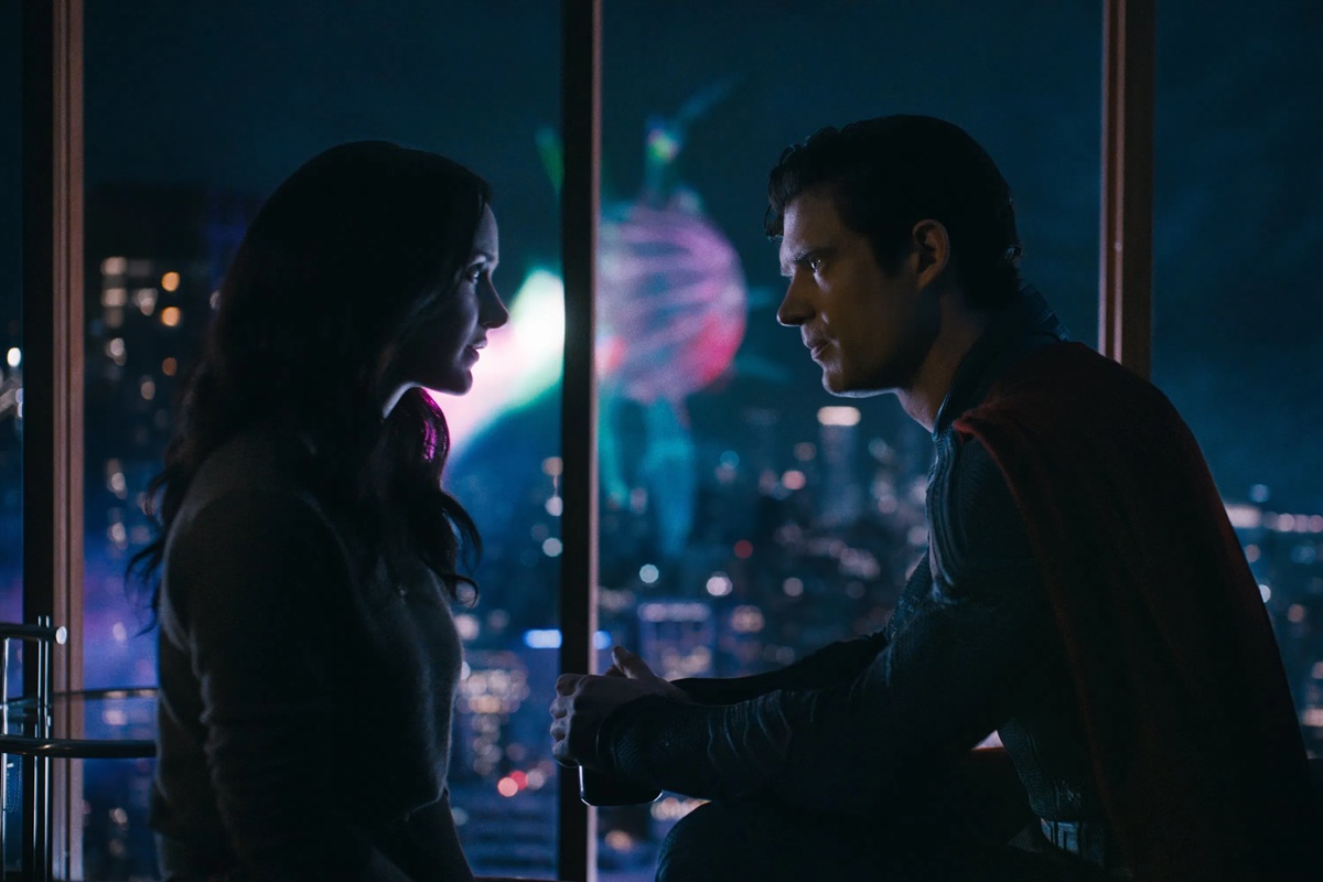 superman-nao-se-leva-a-serio-—-e-talvez-esse-seja-seu-maior-acerto